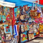 Mooie kleedjes op de markt in Punda.